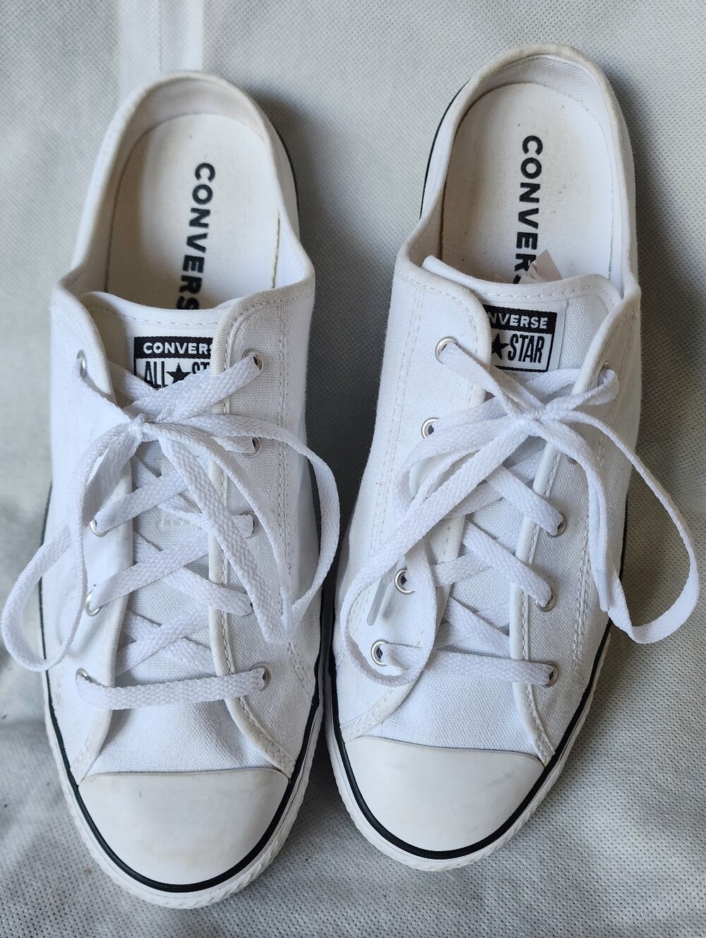 Converse White Low Top Canvas Slip On  Sneakers Size 10